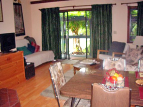 Wisteria Cottage, rental accommodation on Quadra Island BC